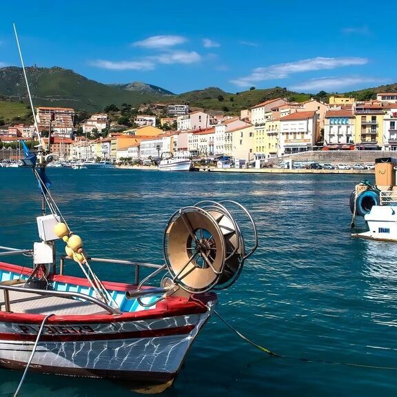 Restaurant de poisson à  Port-Vendres face à la Méditerranée