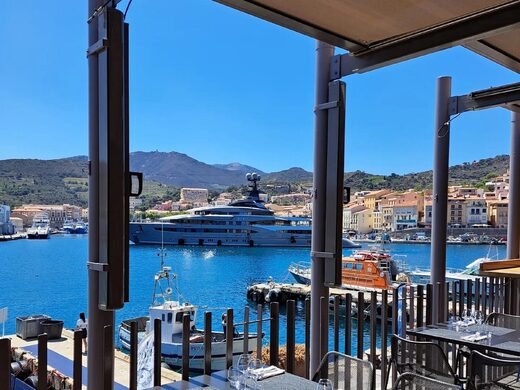 La terrasse panoramique : l’âme de La Côte Vermeille