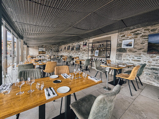 La salle du restaurant : intimité & confort